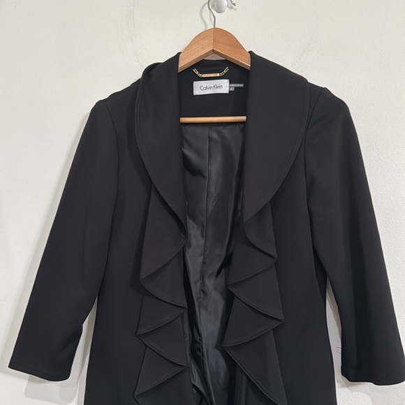 Calvin Klein Blazer/Jacket Black Open Front
Cascade Ruffle Front 3/4 Sleeve 6 - Picture 4 of 11
